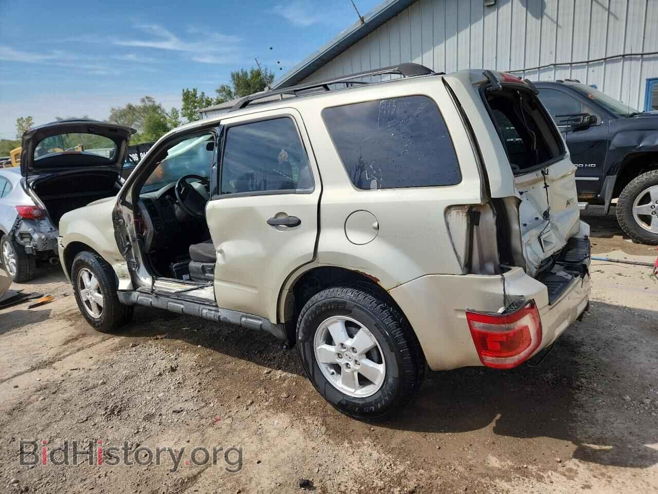 2011 FORD ESCAPE - VIN: 1FMCU0DG8BKC40490 - Фото 2