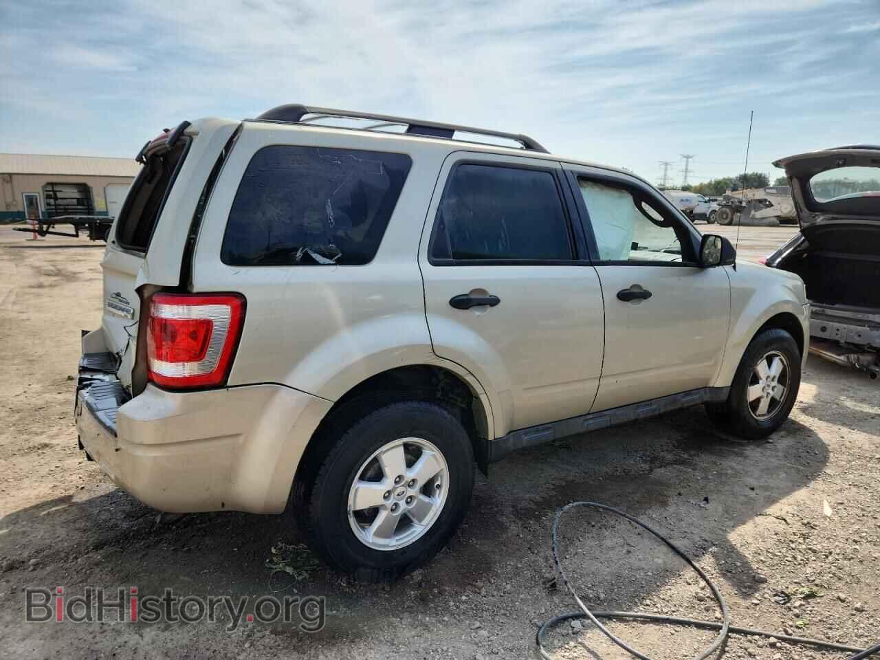 2011 FORD ESCAPE - VIN: 1FMCU0DG8BKC40490 - Фото 3