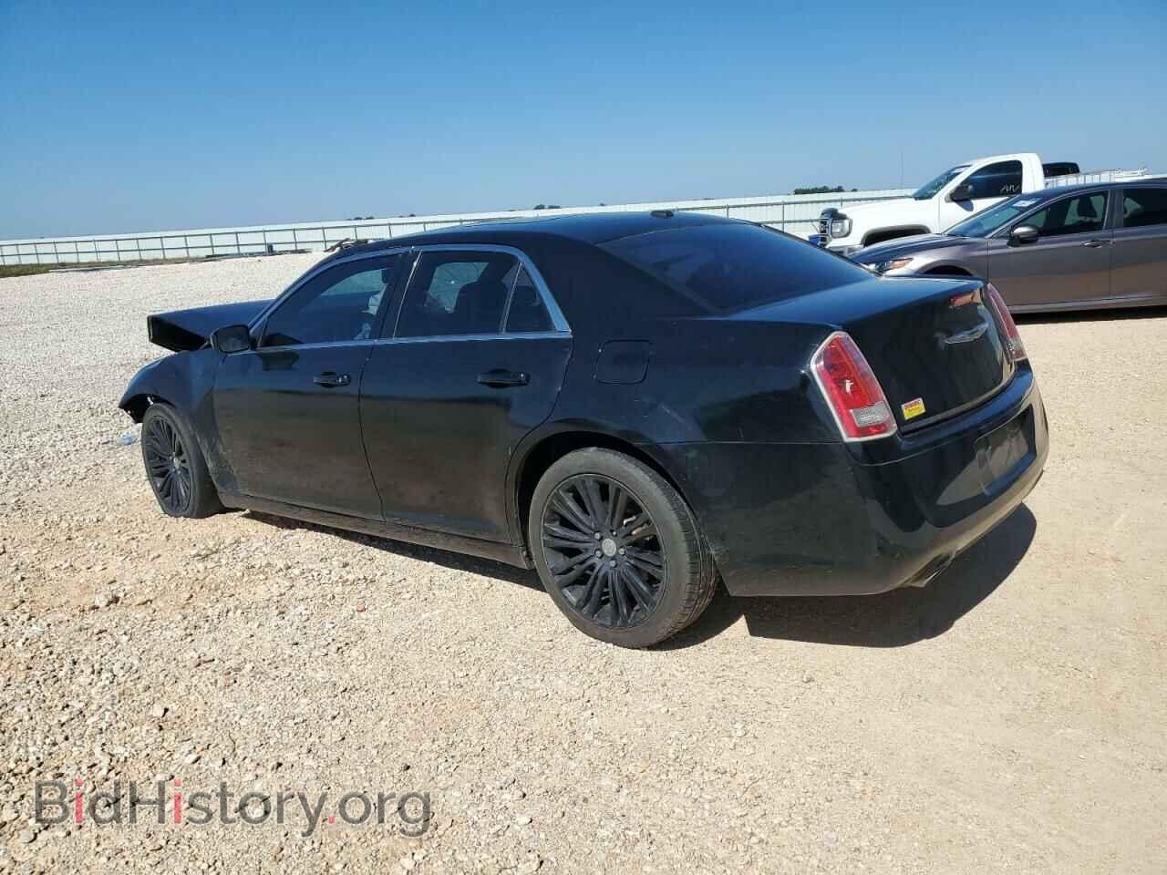 2013 CHRYSLER 300 - VIN: 2C3CCABG0DH697132 - Фото 2