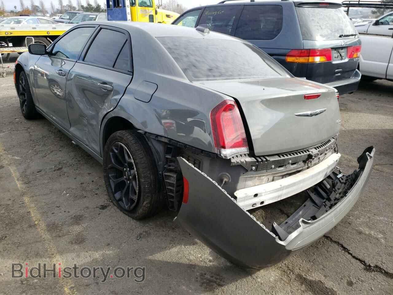 2019 CHRYSLER 300 - VIN: 2C3CCABG0KH628809 - Фото 3