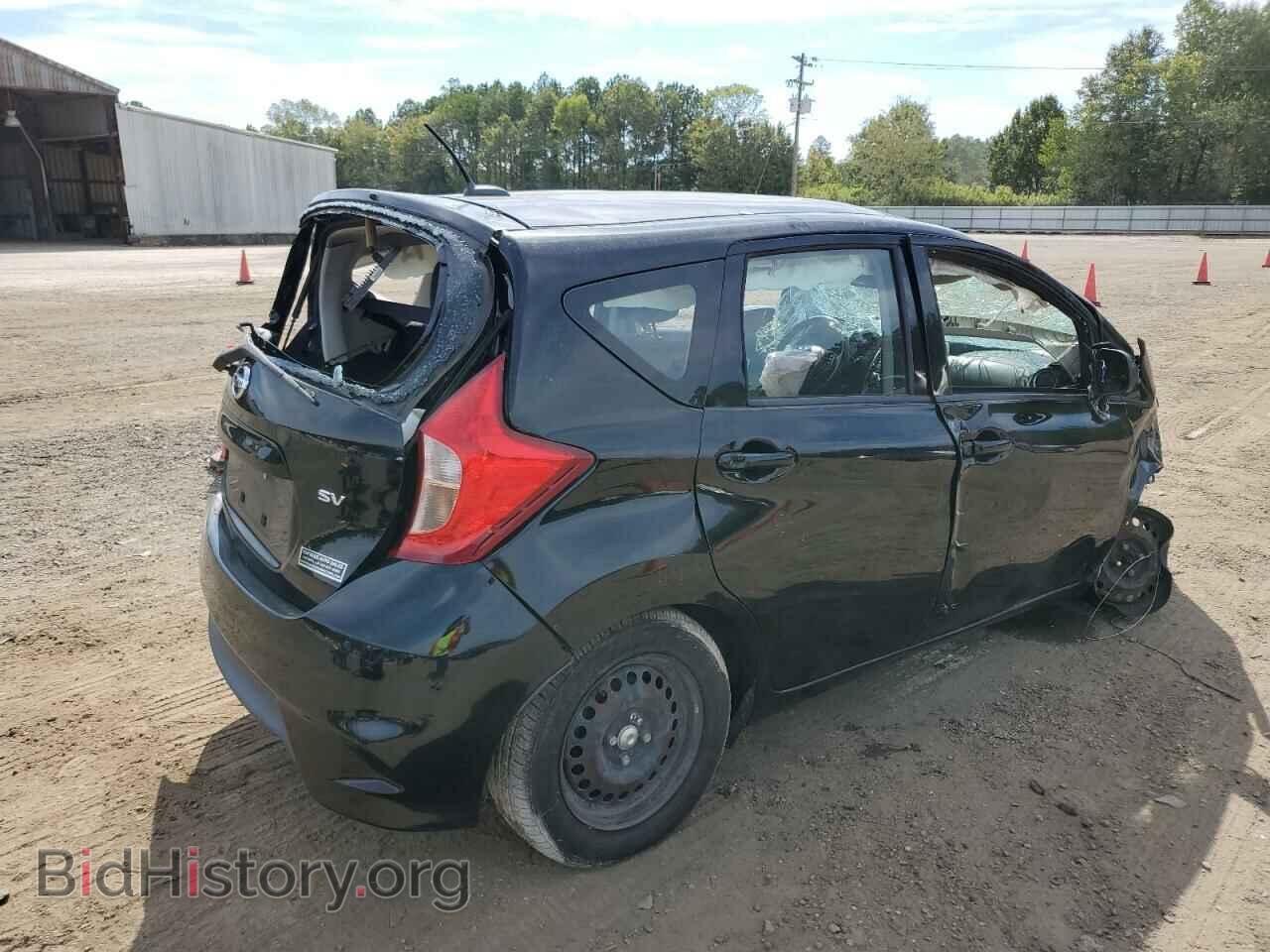 2018 NISSAN VERSA - VIN: 3N1CE2CP1JL352501 - Фото 3