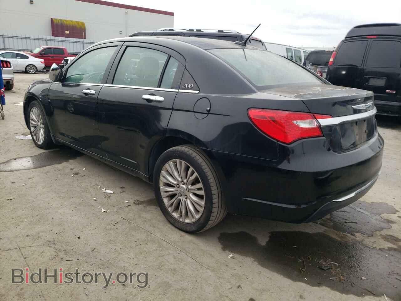 2011 CHRYSLER 200 - VIN: 1C3BC2FGXBN569559 - Фото 2
