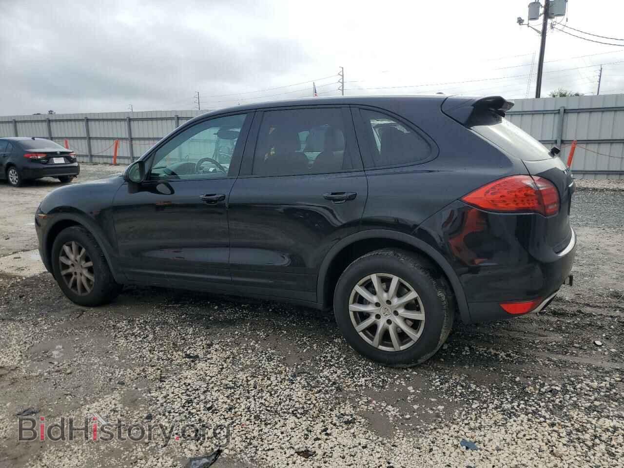 2011 PORSCHE CAYENNE - VIN: WP1AA2A26BLA04597 - Photo 2