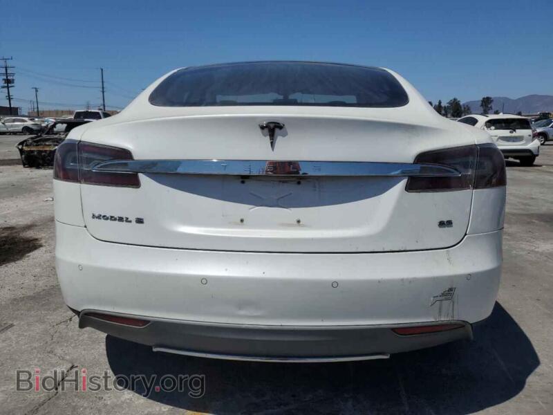 2013 Tesla MODEL S (VIN 5YJSA1CN5DFP27824) — фото 6 из 15