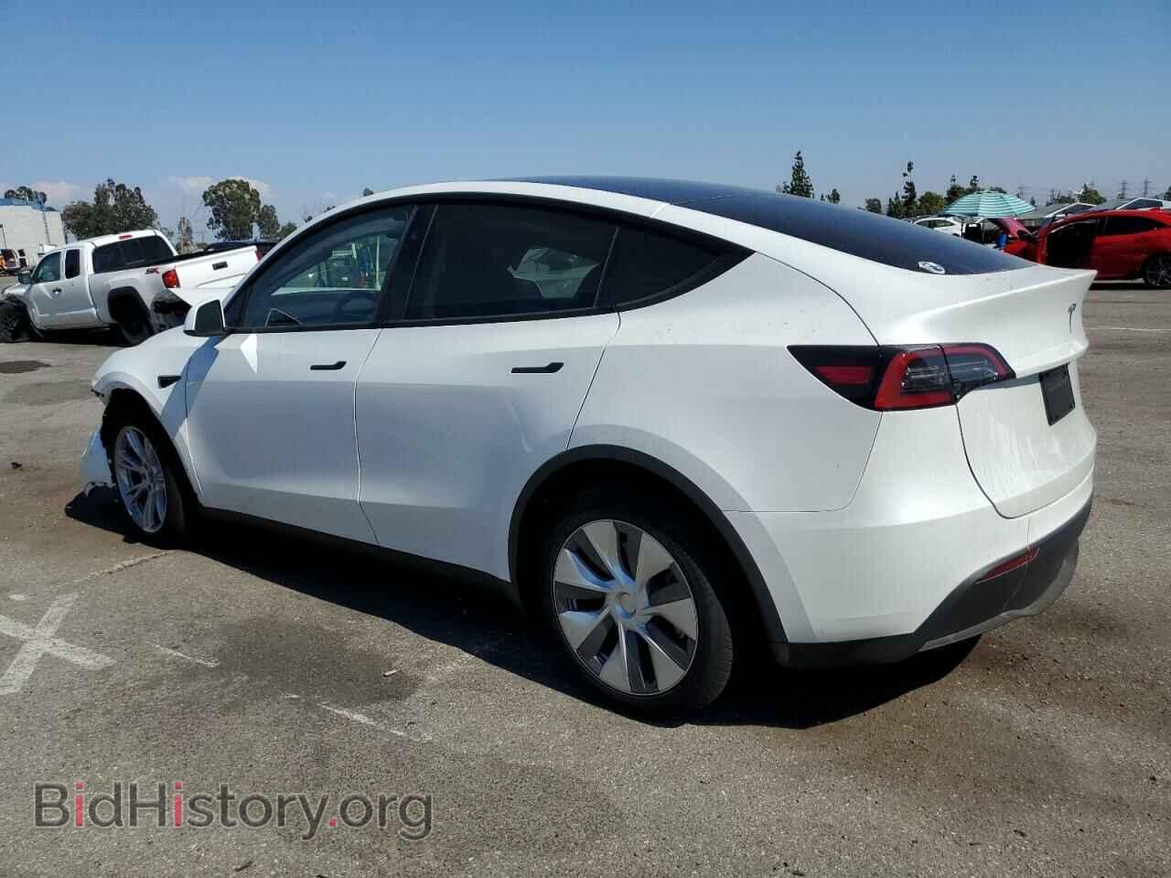 2024 TESLA MODEL Y - VIN: 7SAYGDEEXRF090916 - Фото 2
