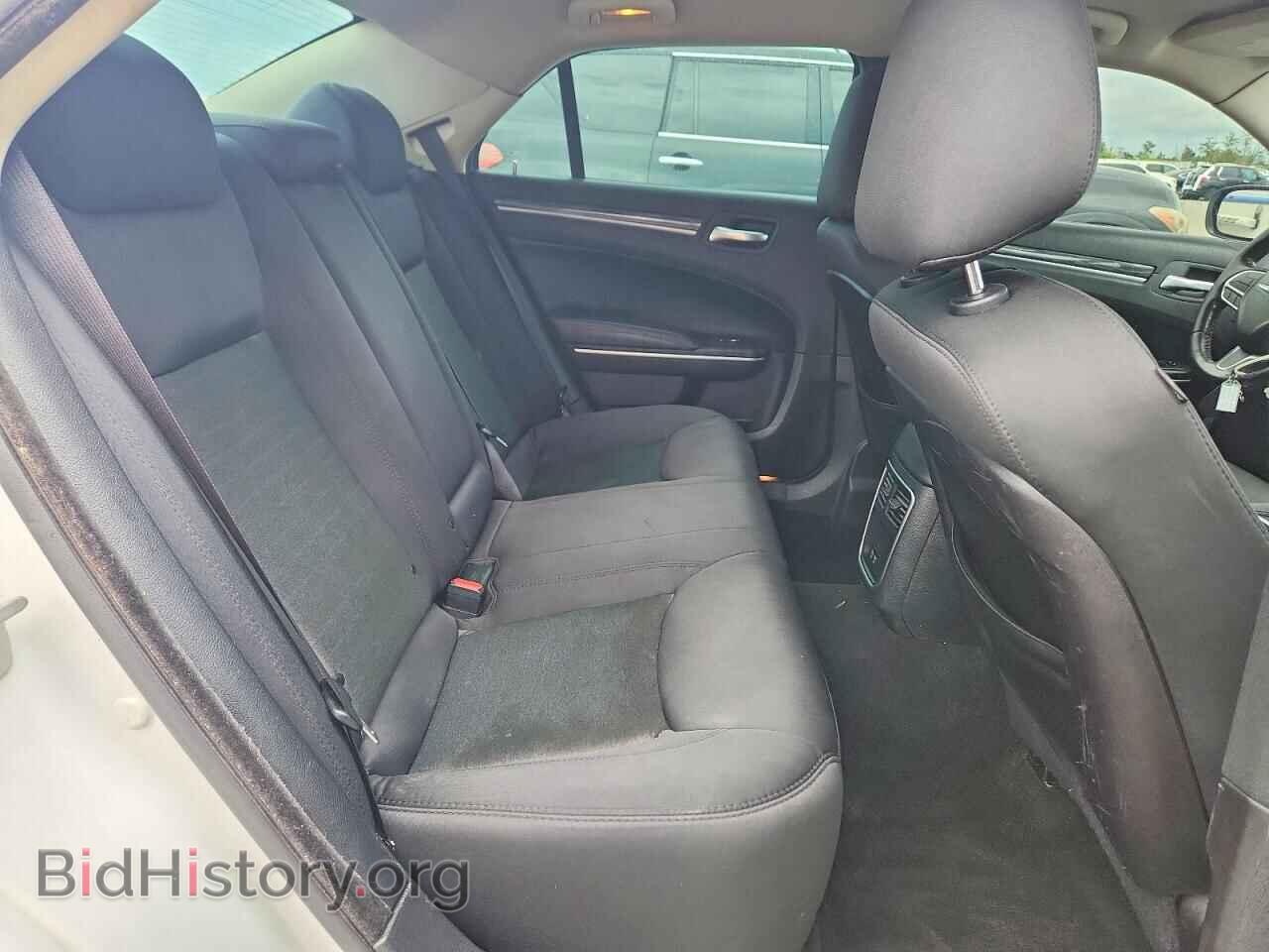 2019 CHRYSLER 300 - VIN: 2C3CCAAG1KH729049 - Photo 10
