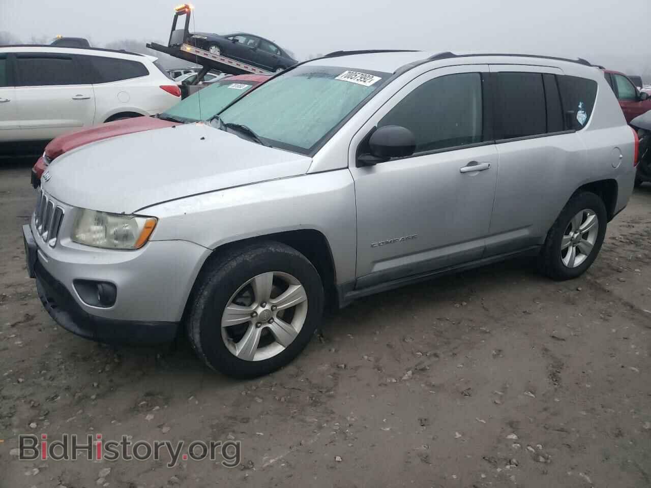 Photo 1J4NF1FB0BD197793 - JEEP COMPASS 2011