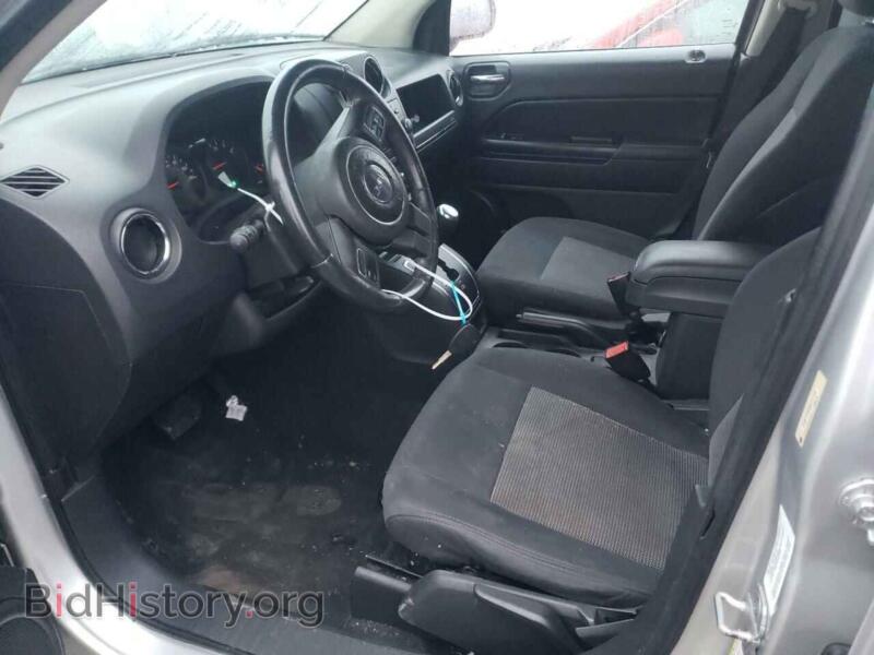 2011 Jeep COMPASS (VIN 1J4NF1FB0BD197793) — фото 7 из 12