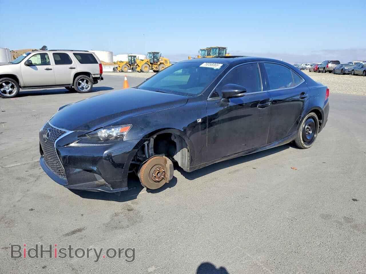 Photo JTHBE1D23F5020300 - LEXUS IS 2015