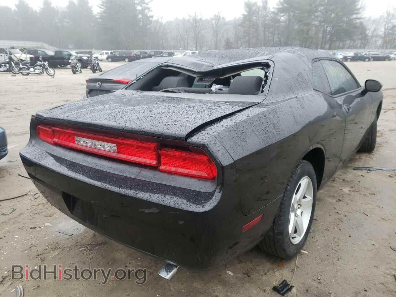 2010 DODGE CHALLENGER - VIN: 2B3CJ4DV2AH111090 - Photo 4