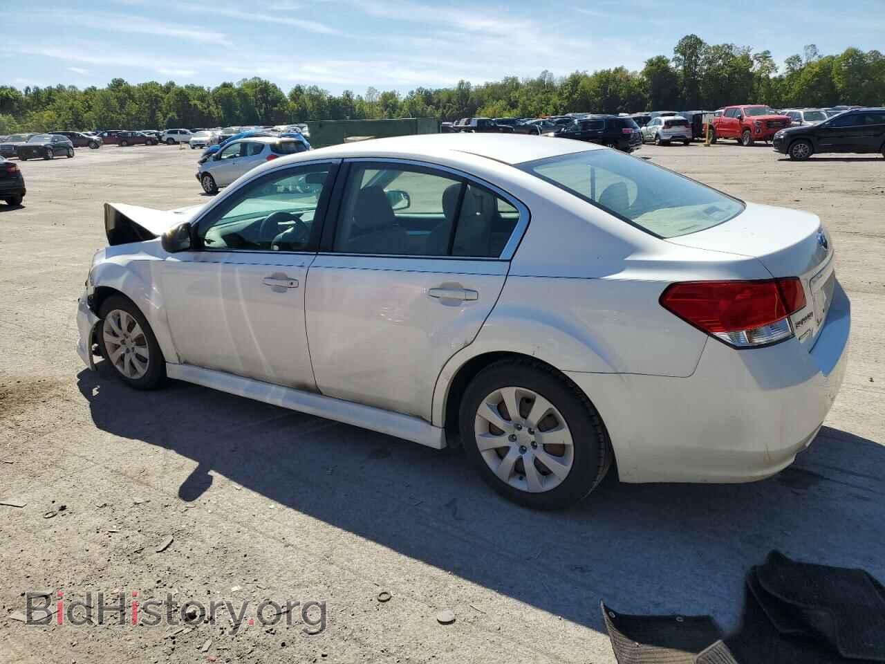 2011 SUBARU LEGACY - VIN: 4S3BMBA69B3214532 - Фото 2