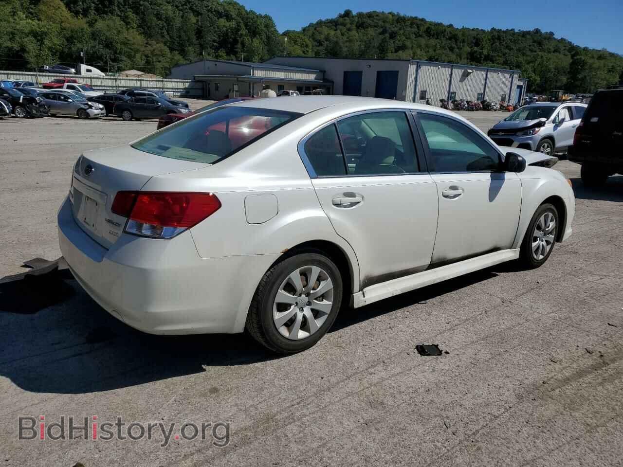 2011 SUBARU LEGACY - VIN: 4S3BMBA69B3214532 - Фото 3