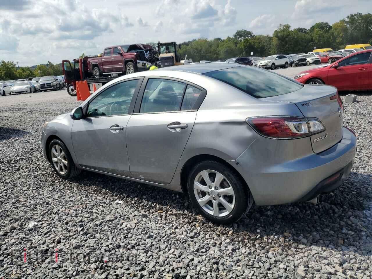 2011 MAZDA 3 - VIN: JM1BL1VG3B1365734 - Фото 2