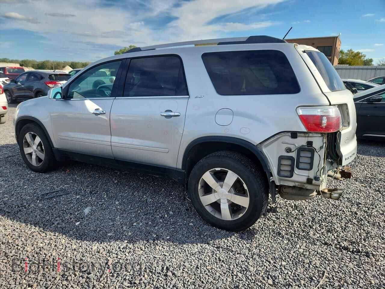 2011 GMC ACADIA - VIN: 1GKKVRED2BJ136397 - Photo 2
