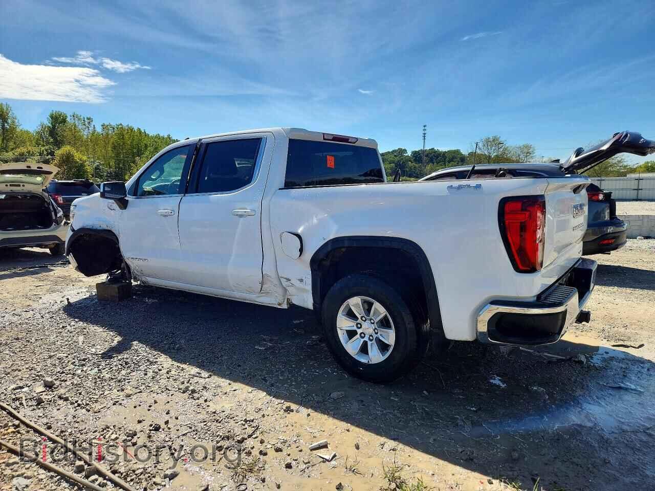 2021 GMC SIERRA - VIN: 3GTU9BED0MG197820 - Photo 2
