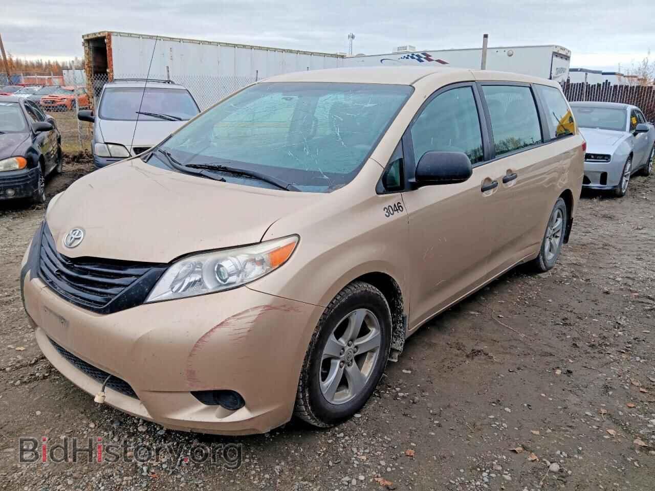 Photo 5TDZK3DC4CS242413 - TOYOTA SIENNA 2012
