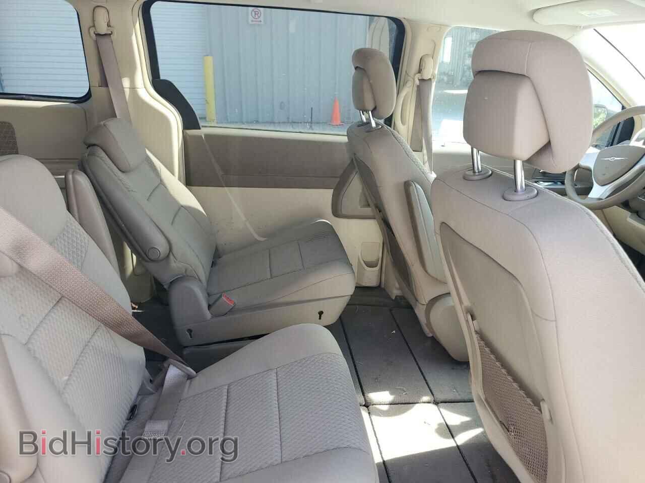 2010 CHRYSLER MINIVAN - VIN: 2A4RR2D11AR448700 - Фото 11