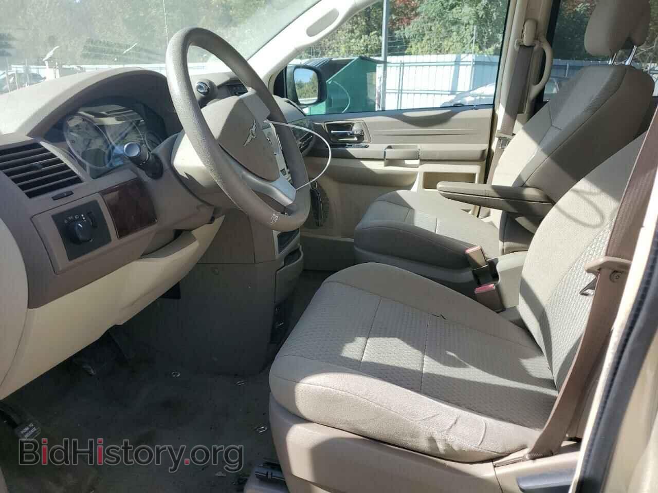 2010 CHRYSLER MINIVAN - VIN: 2A4RR2D11AR448700 - Фото 7