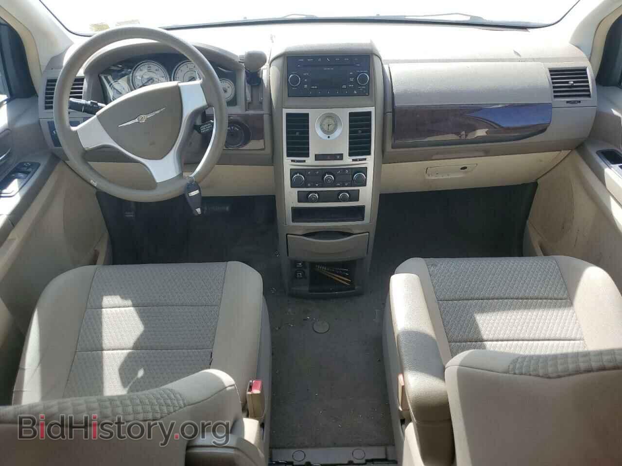 2010 CHRYSLER MINIVAN - VIN: 2A4RR2D11AR448700 - Фото 8
