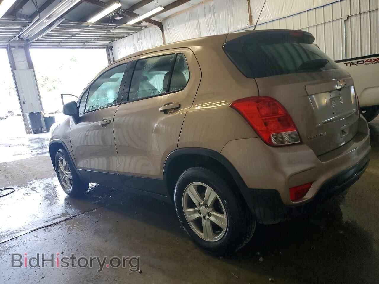 2018 CHEVROLET TRAX - VIN: 3GNCJNSB3JL388603 - Фото 2