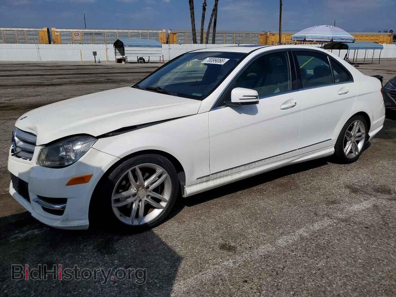 Photo WDDGF4HBXDA763434 - MERCEDES-BENZ C-CLASS 2013
