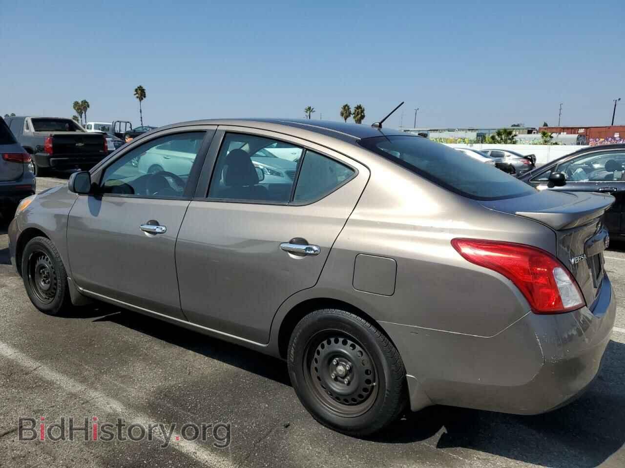 2013 NISSAN VERSA - VIN: 3N1CN7AP1DL855093 - Фото 2
