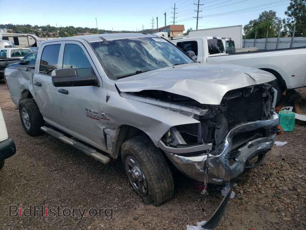 2017 RAM All Models - VIN: 3C6UR5CL2HG554990 - Photo 4