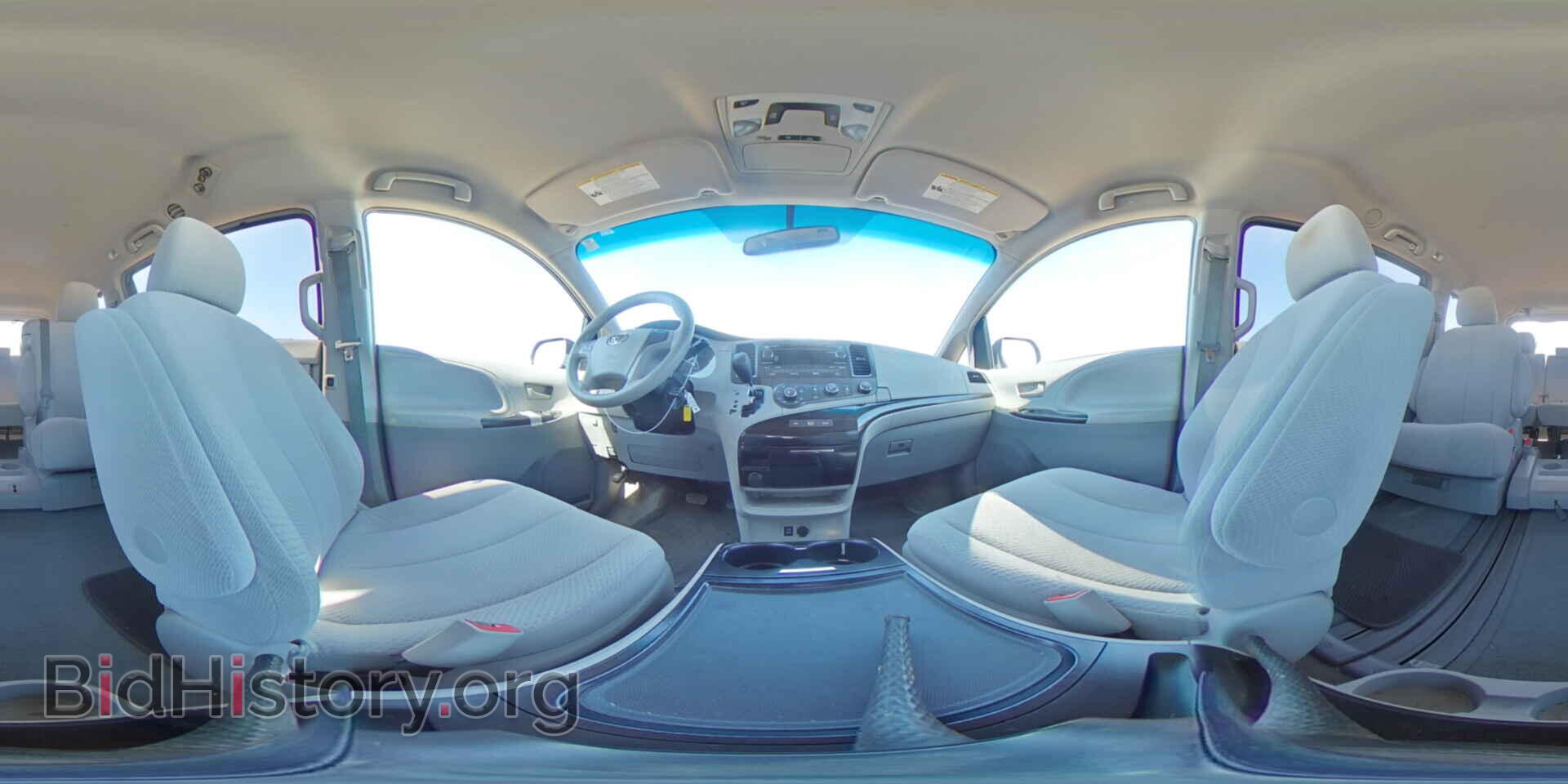 2012 TOYOTA All Models - VIN: 5TDKK3DC4CS208294 - Фото 16