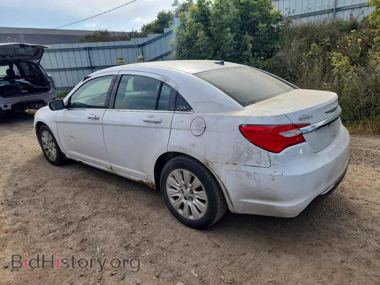 2012 CHRYSLER 200 - VIN: 1C3CCBAB3CN129930 - Фото 2
