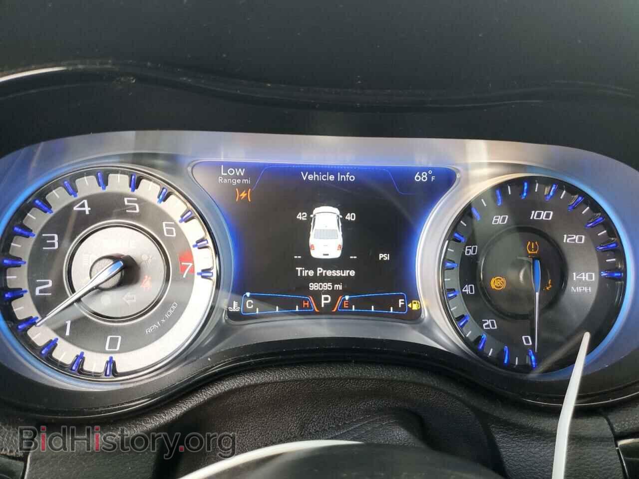 2017 CHRYSLER 300 - VIN: 2C3CCABG7HH663355 - Фото 9