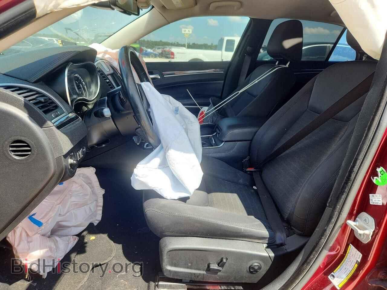 2019 CHRYSLER 300 - VIN: 2C3CCAAG3KH582667 - Фото 7