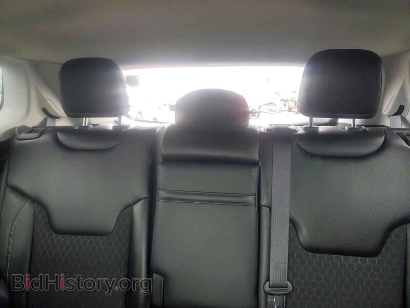 2018 Jeep COMPASS (VIN 3C4NJDBB9JT349574) — photo 10 of 15