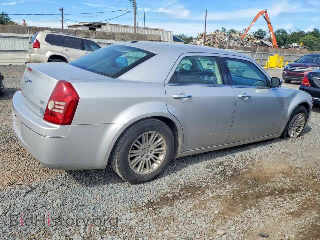 2010 CHRYSLER 300 - VIN: 2C3CA5CV1AH270628 - Photo 3