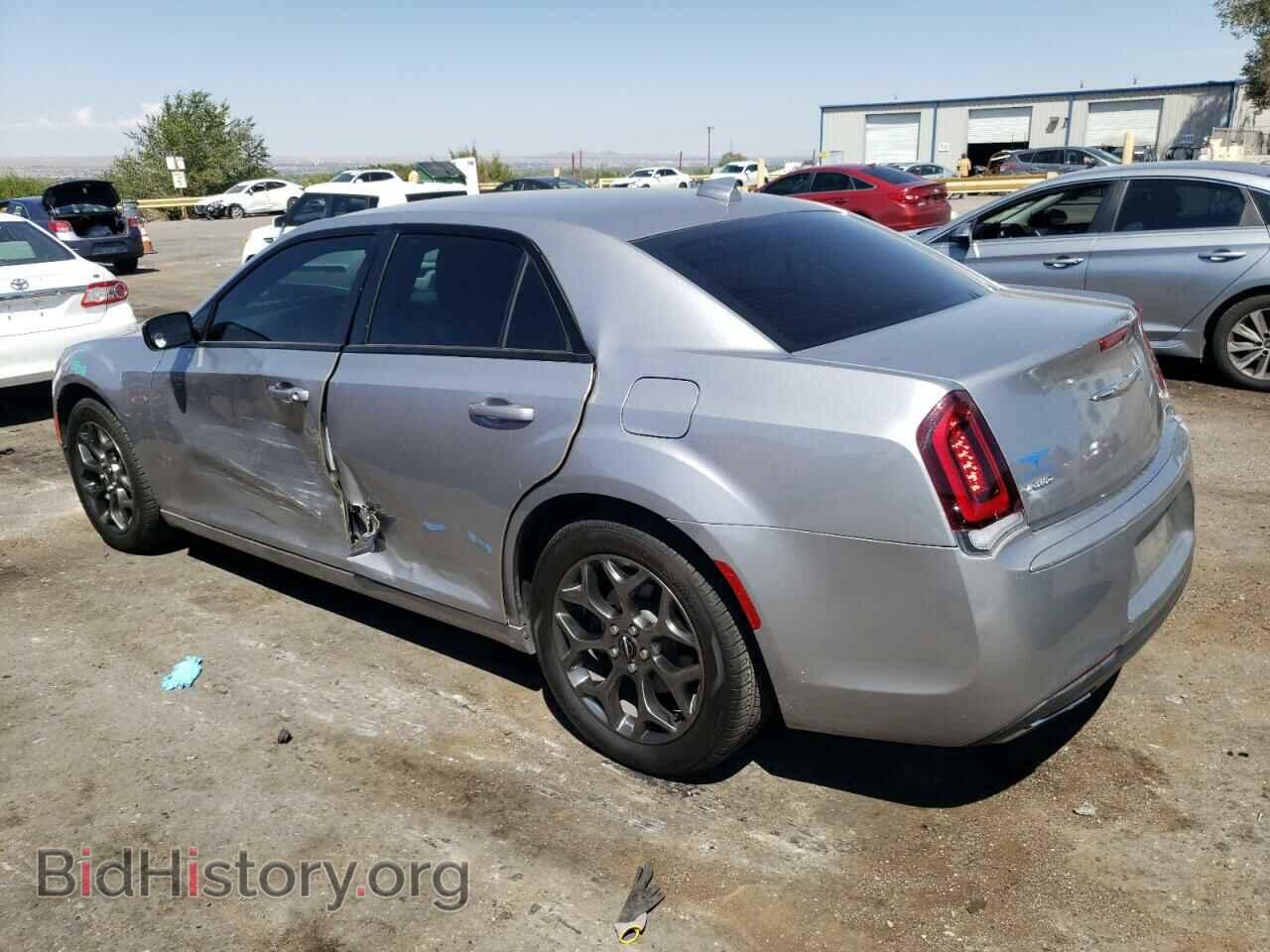 2018 CHRYSLER 300 - VIN: 2C3CCAGG9JH218355 - Фото 2