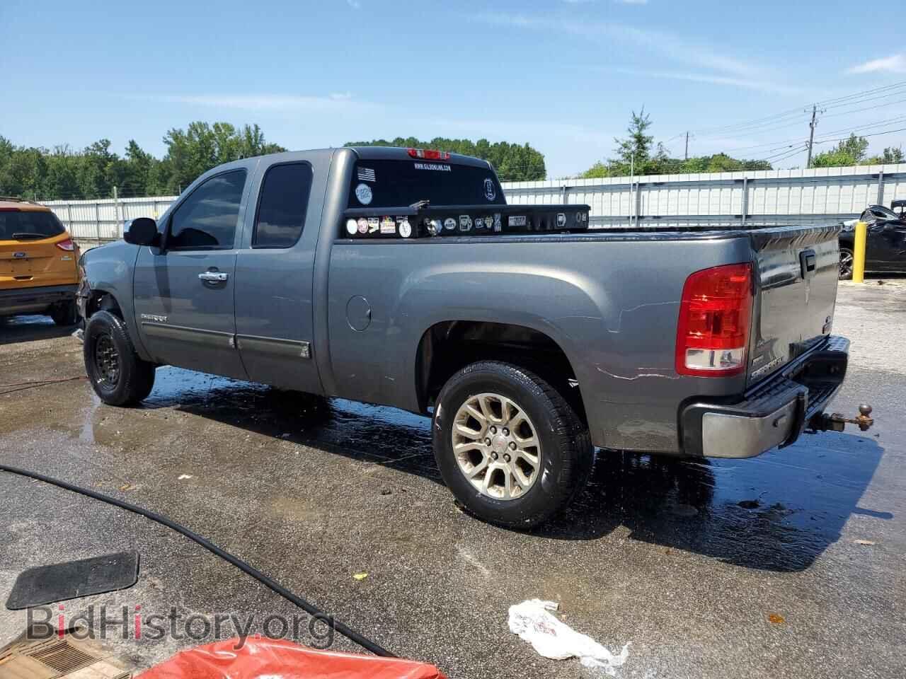 2011 GMC SIERRA - VIN: 1GTR1VEA0BZ396111 - Фото 2