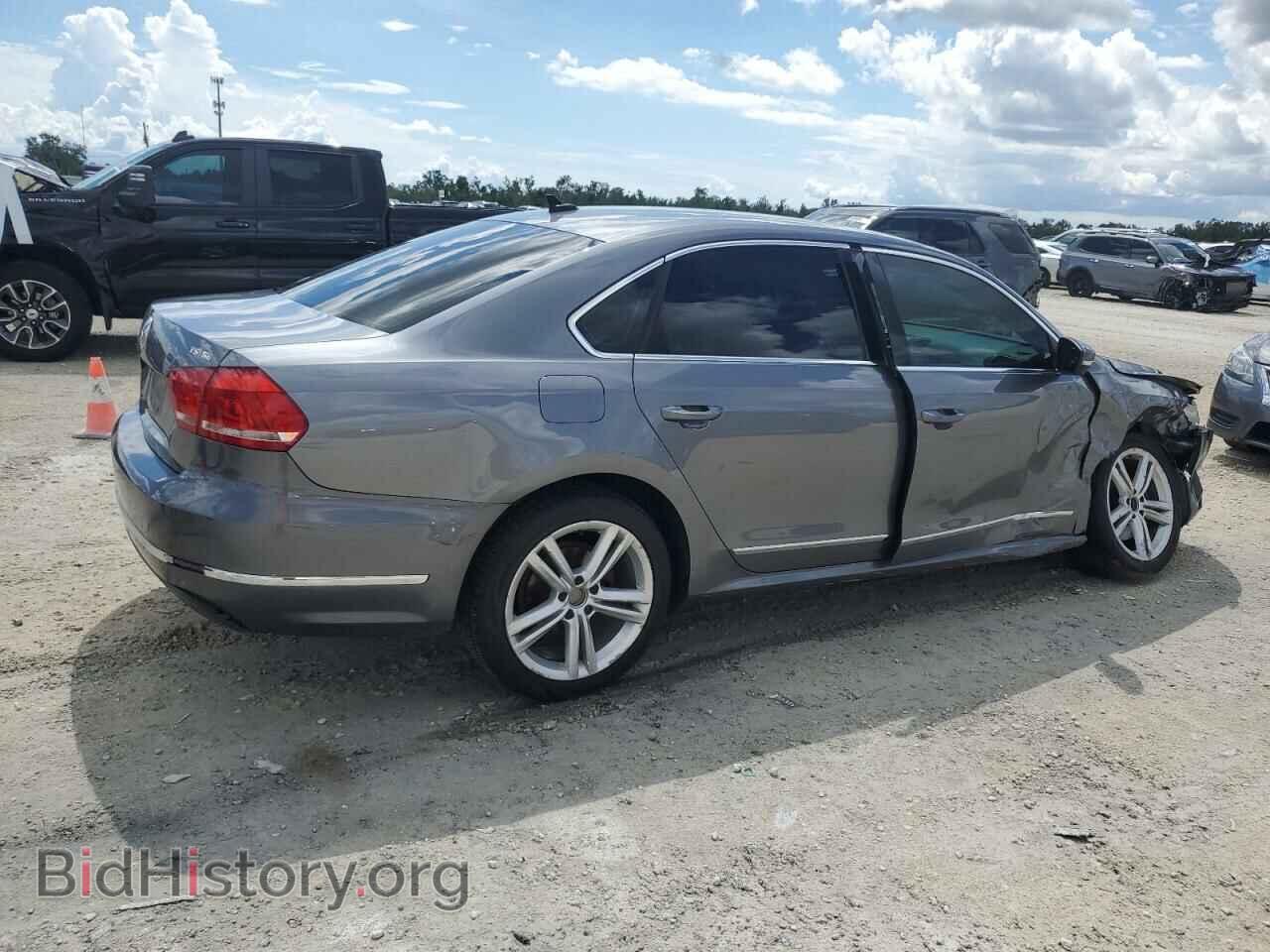 2015 VOLKSWAGEN PASSAT - VIN: 1VWBS7A30FC015977 - Фото 3