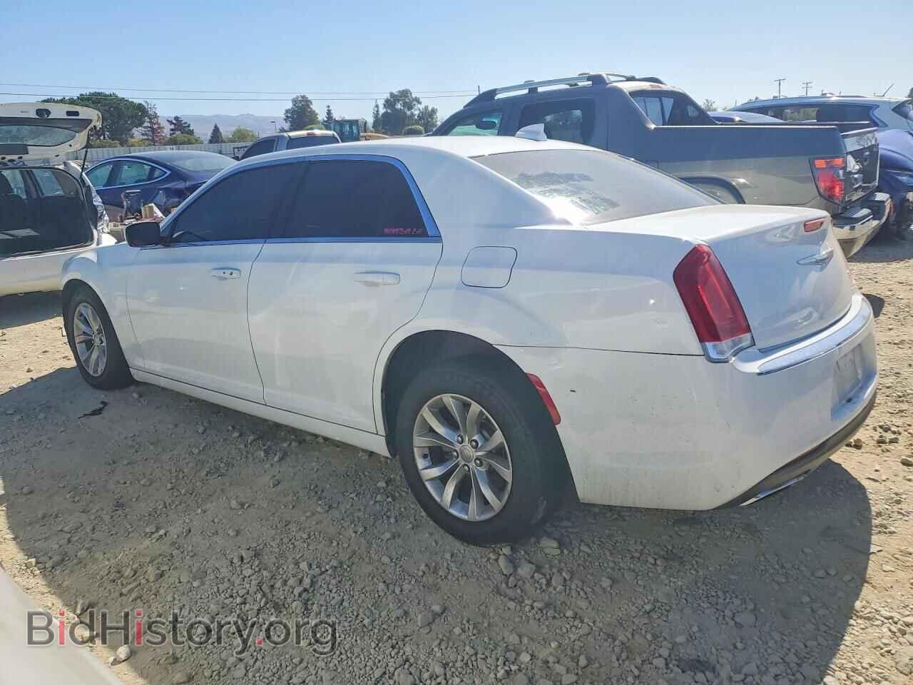 2015 CHRYSLER 300 - VIN: 2C3CCAAG1FH818190 - Фото 2