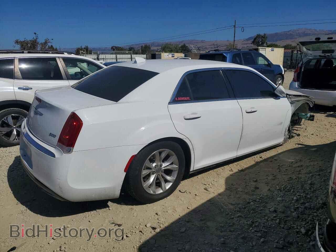 2015 CHRYSLER 300 - VIN: 2C3CCAAG1FH818190 - Фото 3