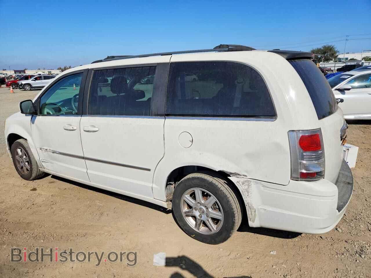 2010 CHRYSLER MINIVAN - VIN: 2A4RR5D11AR305036 - Photo 2