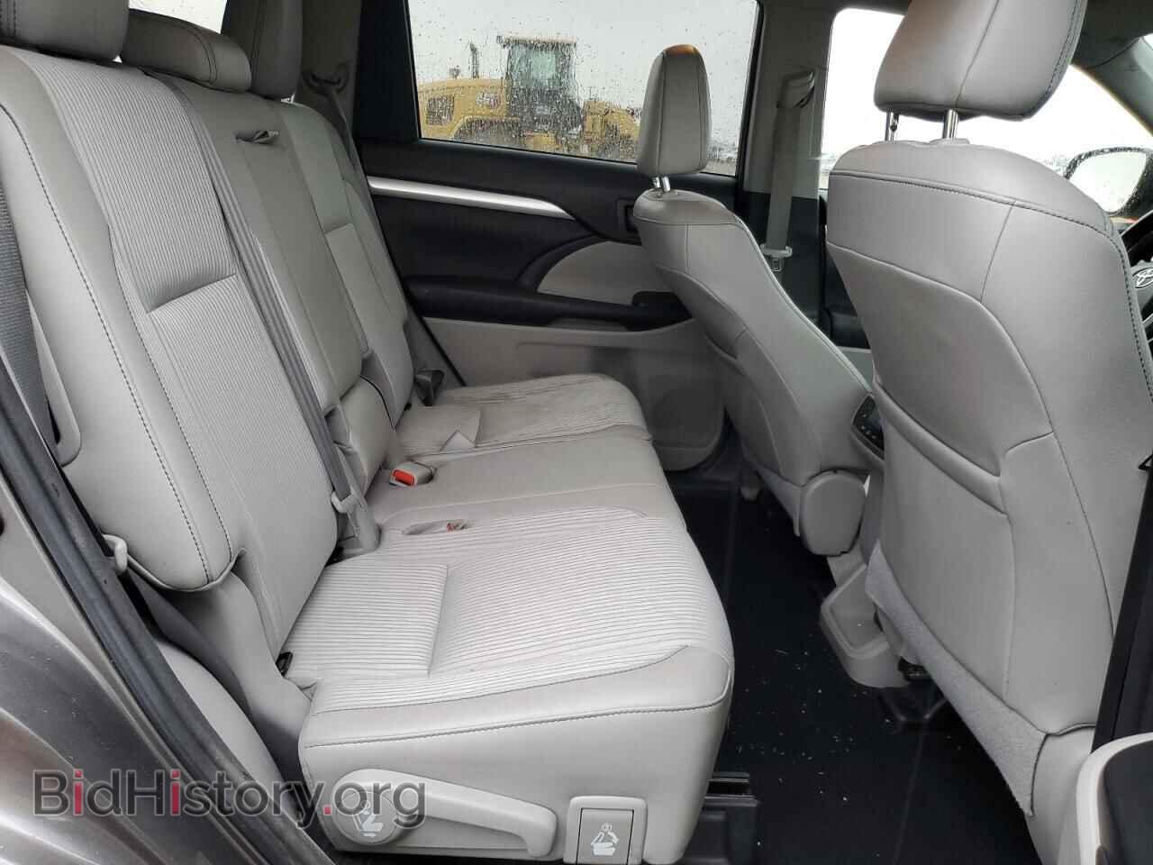 2017 TOYOTA HIGHLANDER - VIN: 5TDBZRFH2HS419928 - Фото 11