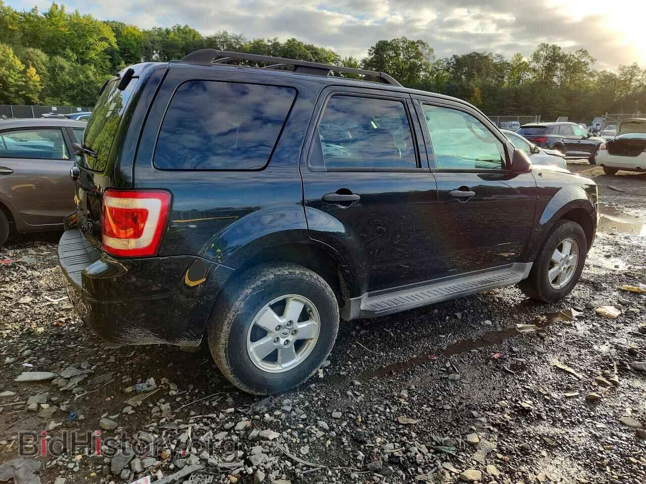 2011 Ford ESCAPE (VIN 1FMCU0D73BKB17499) — фото 3 из 15