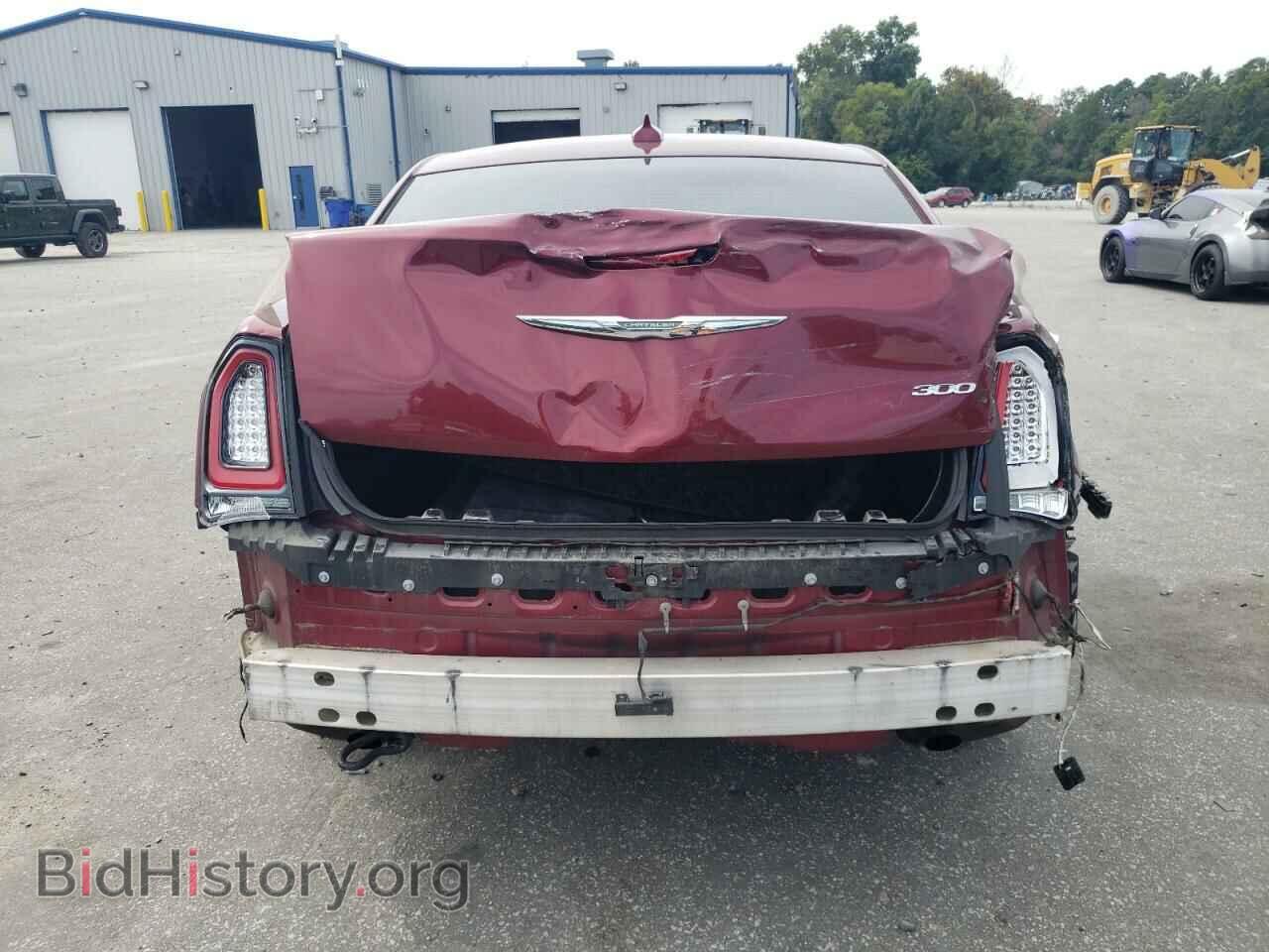 2019 CHRYSLER 300 - VIN: 2C3CCABG9KH697630 - Фото 6