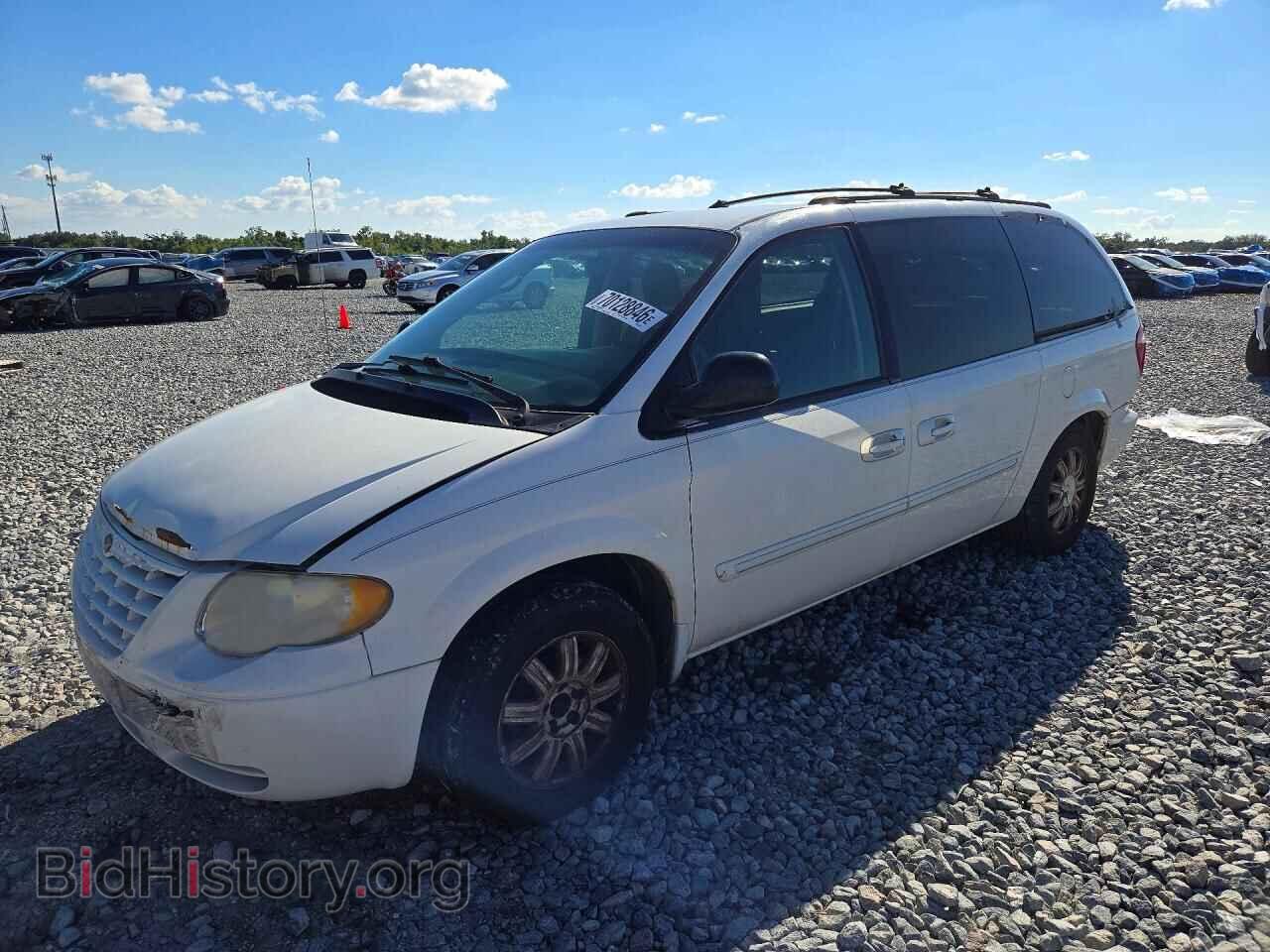 Photo 2C4GP54L85R281845 - CHRYSLER MINIVAN 2005