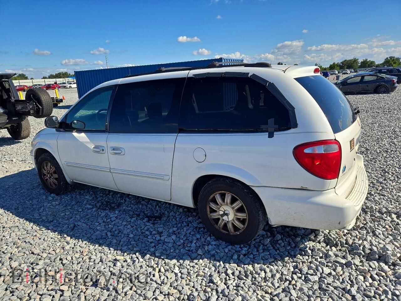 2005 CHRYSLER MINIVAN - VIN: 2C4GP54L85R281845 - Photo 2