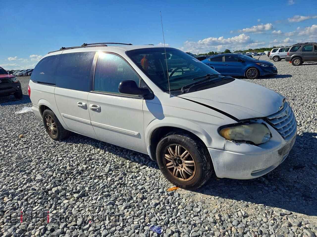 2005 CHRYSLER MINIVAN - VIN: 2C4GP54L85R281845 - Photo 4