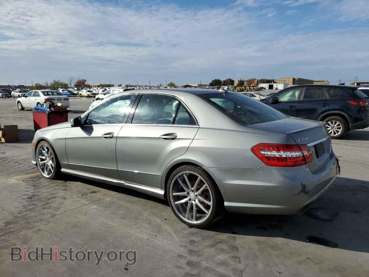 2011 MERCEDES-BENZ E-CLASS - VIN: WDDHF8HB1BA456422 - Фото 2