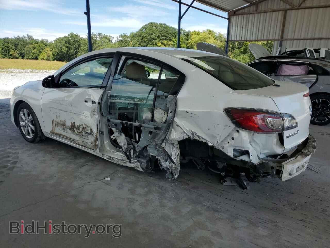 2011 MAZDA 3 - VIN: JM1BL1VF0B1363155 - Photo 2