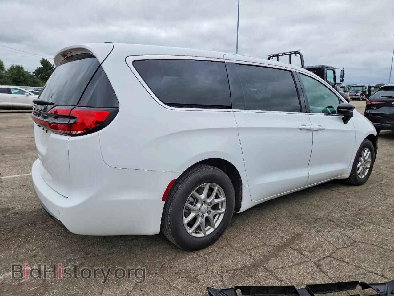 2027 CHRYSLER PACIFICA - VIN: 2C4RC1BG7VR572484 - Photo 3