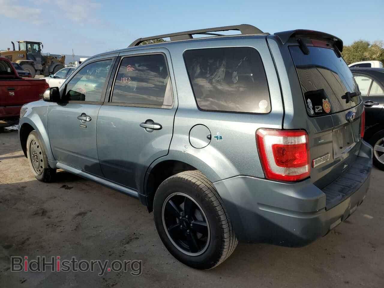 2011 FORD ESCAPE - VIN: 1FMCU0D78BKA04437 - Фото 2