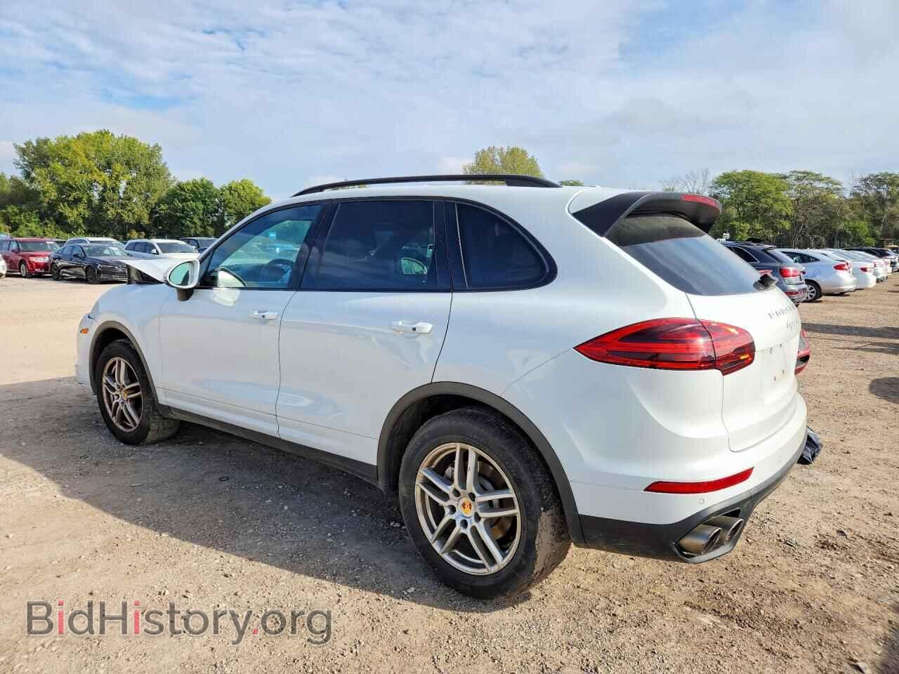 2017 PORSCHE CAYENNE - VIN: WP1AB2A23HLA52418 - Photo 2